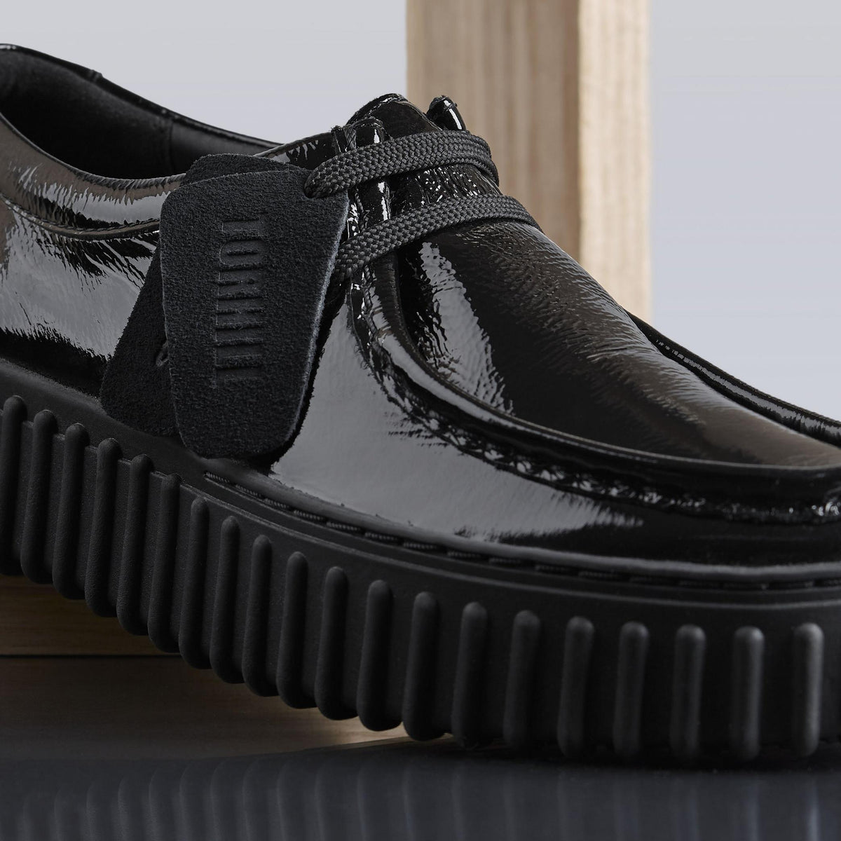 Torhill Bee Black Patent - US 0519