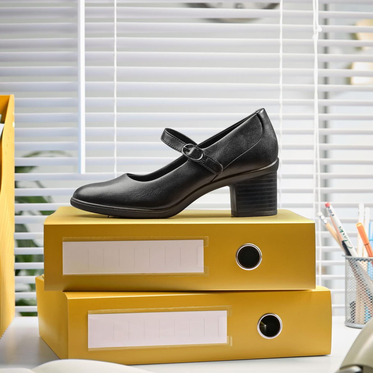 Shaya Jane Black Leather - US 4046