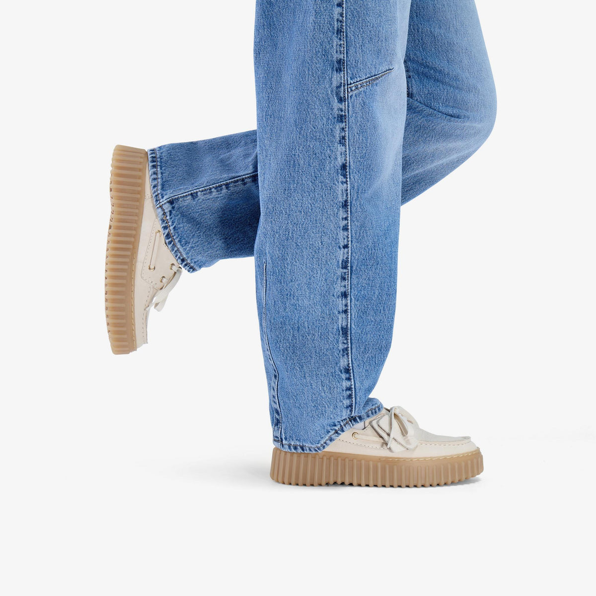 Torhill Boat Cream Nubuck - US 5310