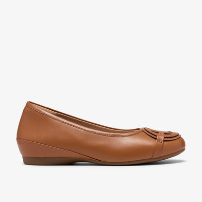 Cathrynn Luna Tan - US 6312